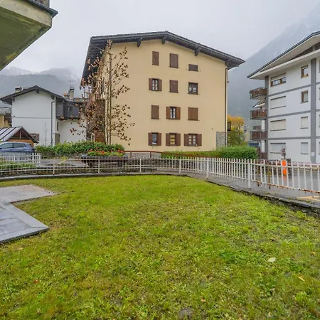 Casa Julie - Accogliente Rifugio Nella Quiete - Cour 0157