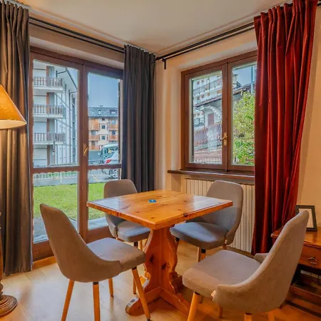 Casa Julie - Accogliente Rifugio Nella Quiete - Cour 0157 Apartamento